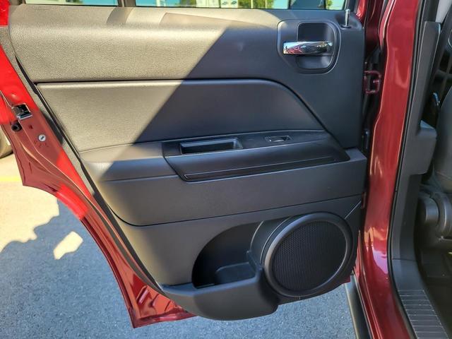 Photo of 2016 Deep Cherry Red Crystal Pearlcoat Jeep Patriot