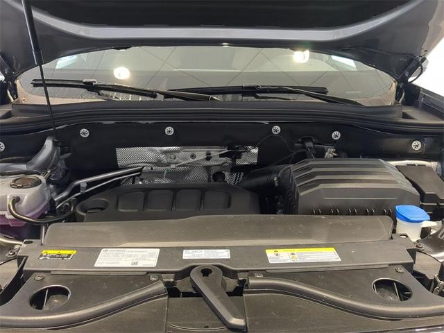 Photo of 2025 Silver Mist Metallic Volkswagen Atlas Cross Sport