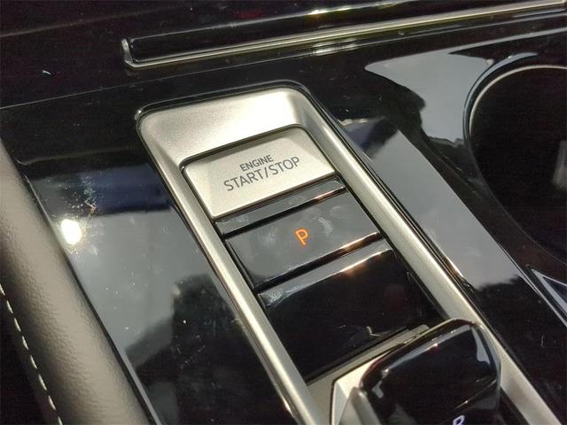 Photo of 2025 Silver Mist Metallic Volkswagen Atlas Cross Sport
