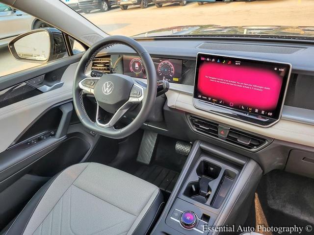 Photo of 2025 Deep Black Pearl Effect Volkswagen Tiguan