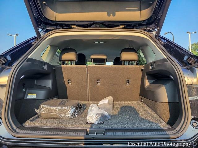 Photo of 2025 Deep Black Pearl Effect Volkswagen Tiguan