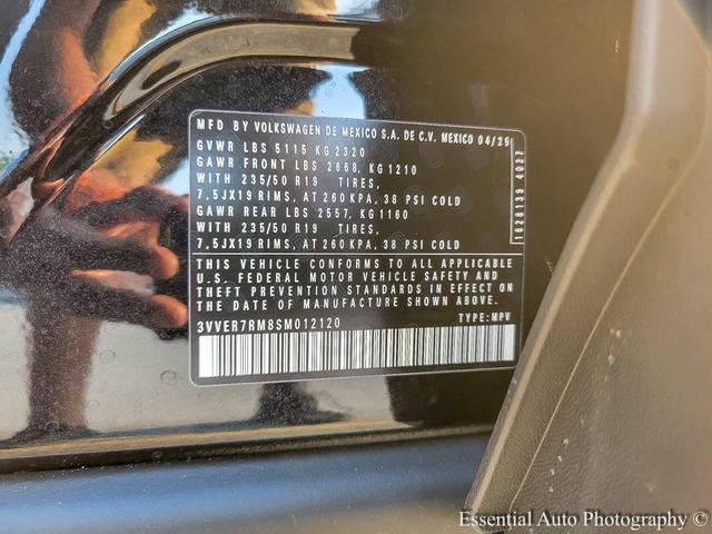 Photo of 2025 Deep Black Pearl Effect Volkswagen Tiguan