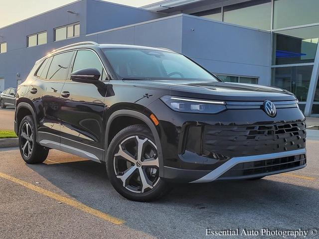 Photo of 2025 Deep Black Pearl Effect Volkswagen Tiguan