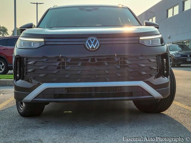 Photo of 2025 Deep Black Pearl Effect Volkswagen Tiguan