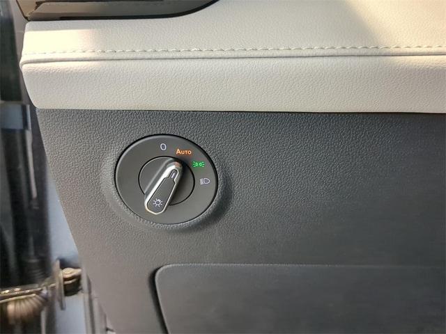 Photo of 2025 Platinum Gray Metallic Volkswagen Taos
