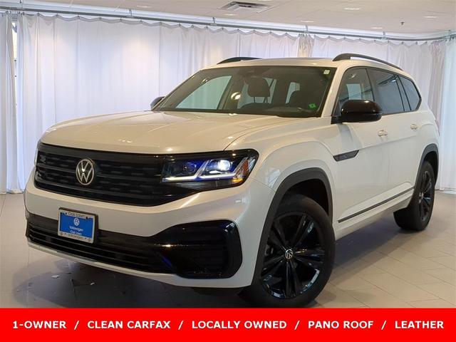 Photo of 2023 Opal White Pearl Effect Volkswagen Atlas