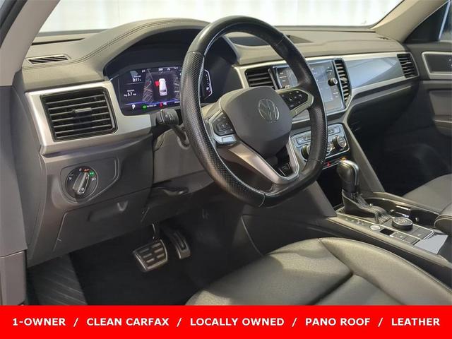 Photo of 2023 Opal White Pearl Effect Volkswagen Atlas