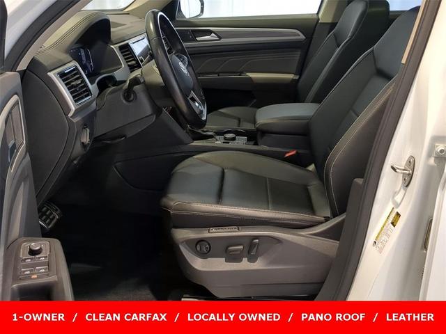 Photo of 2023 Opal White Pearl Effect Volkswagen Atlas