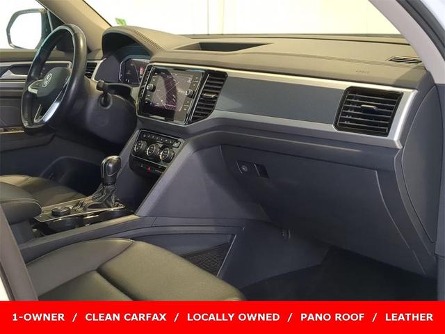 Photo of 2023 Opal White Pearl Effect Volkswagen Atlas