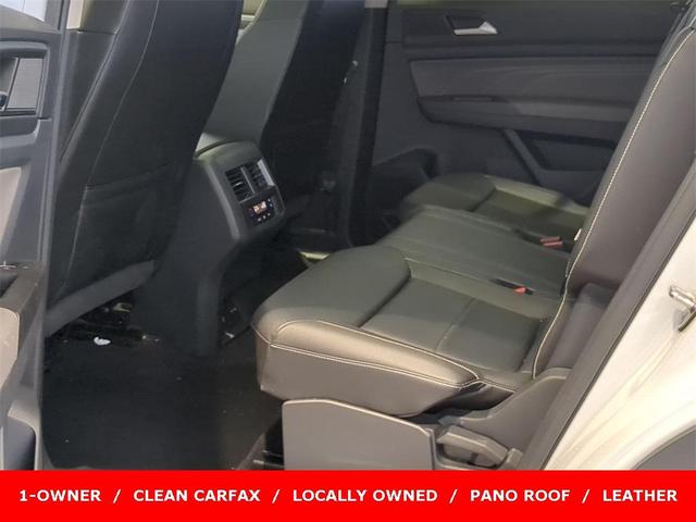 Photo of 2023 Opal White Pearl Effect Volkswagen Atlas
