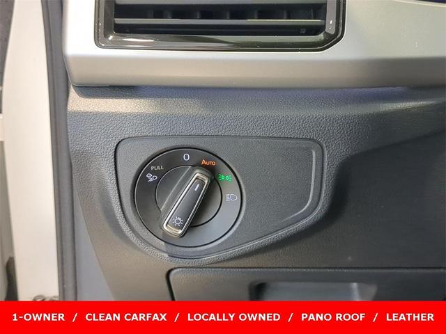 Photo of 2023 Opal White Pearl Effect Volkswagen Atlas