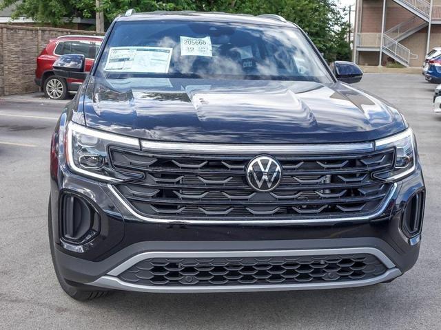 Photo of 2026 Deep Black Volkswagen Atlas Cross Sport
