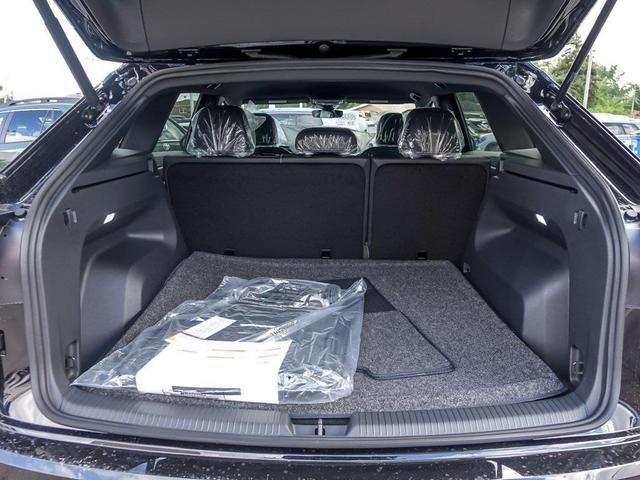 Photo of 2026 Deep Black Volkswagen Atlas Cross Sport