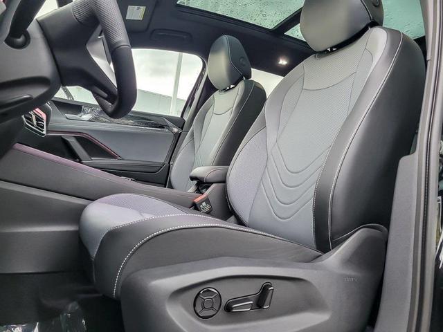 Photo of 2025 Deep Black Pearl Effect Volkswagen Tiguan