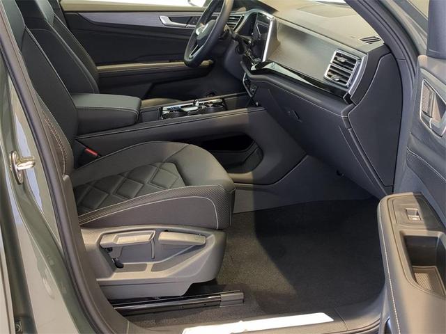 Photo of 2025 Avocado Green Pearl Volkswagen Atlas Cross Sport
