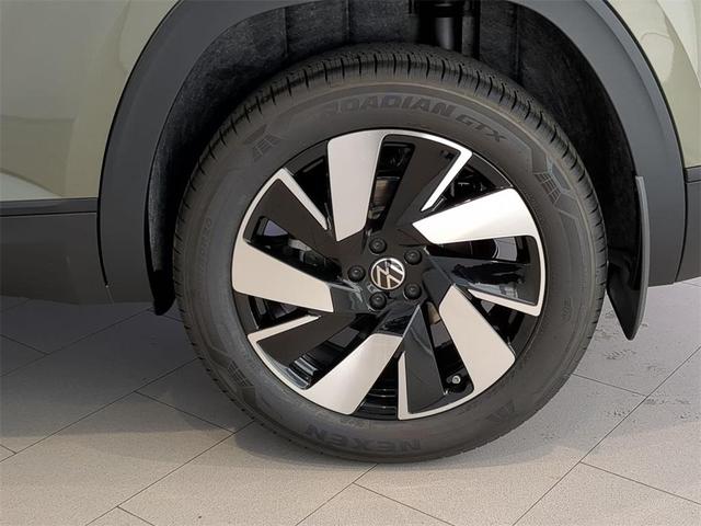 Photo of 2025 Avocado Green Pearl Volkswagen Atlas Cross Sport