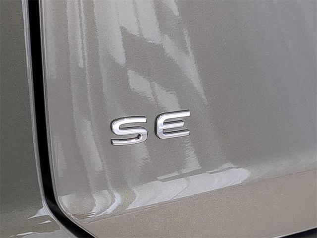 Photo of 2025 Avocado Green Pearl Volkswagen Atlas Cross Sport