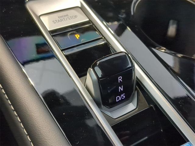 Photo of 2025 Avocado Green Pearl Volkswagen Atlas Cross Sport