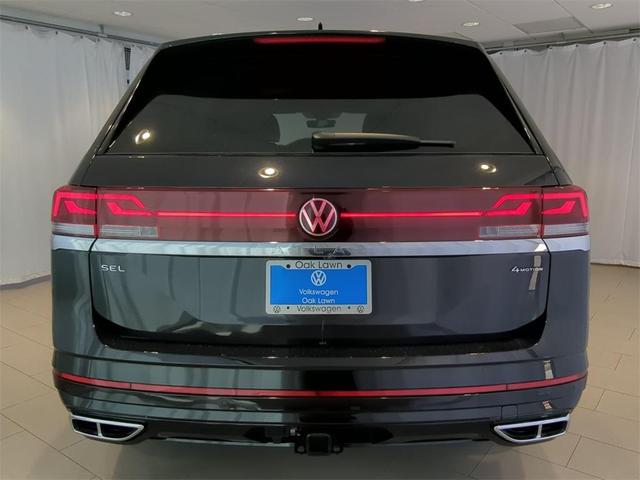 Photo of 2025 Deep Black Pearl Effect Volkswagen Atlas