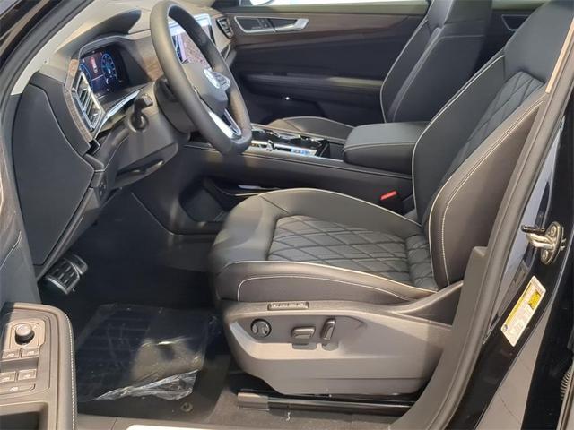 Photo of 2025 Deep Black Pearl Effect Volkswagen Atlas