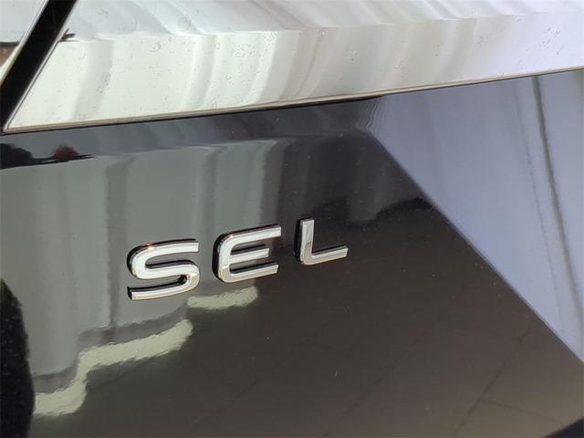 Photo of 2025 Deep Black Pearl Effect Volkswagen Atlas
