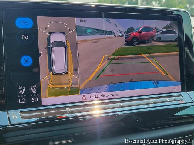 Photo of 2024 Deep Black Pearl Effect Volkswagen Atlas