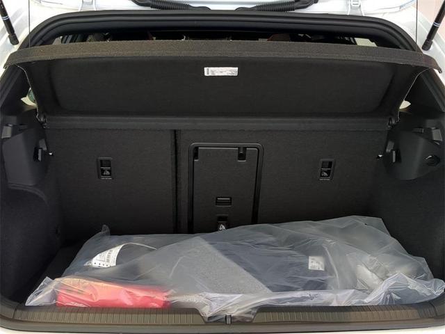 Photo of 2025 Opal White Pearl Effect Volkswagen Golf GTI