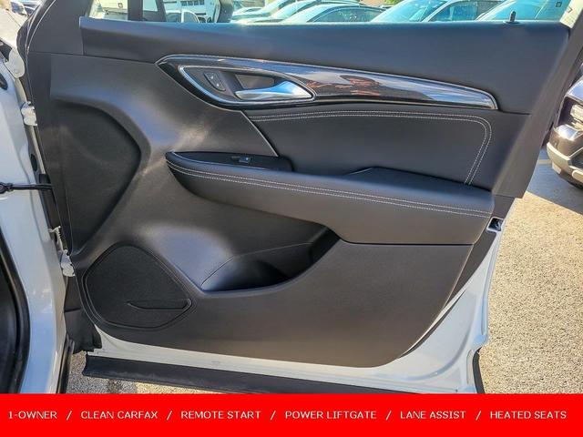 Photo of 2021 Summit White Buick Envision