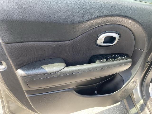 Photo of 2016 Gray Kia Soul
