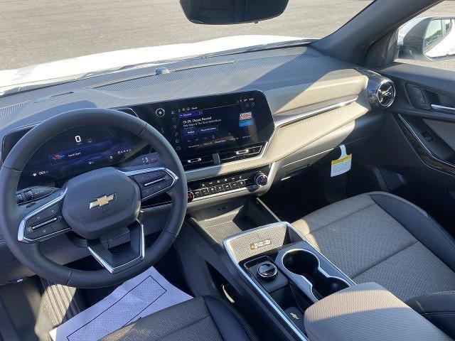 Photo of 2026 Summit White Chevrolet Equinox