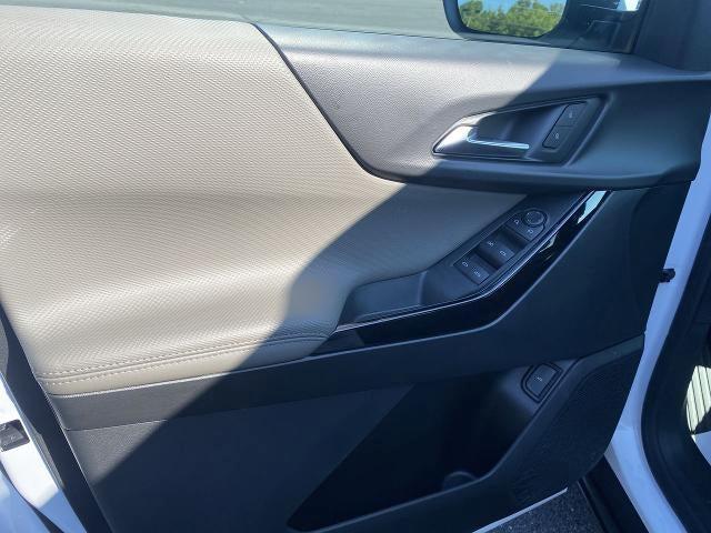 Photo of 2026 Summit White Chevrolet Equinox