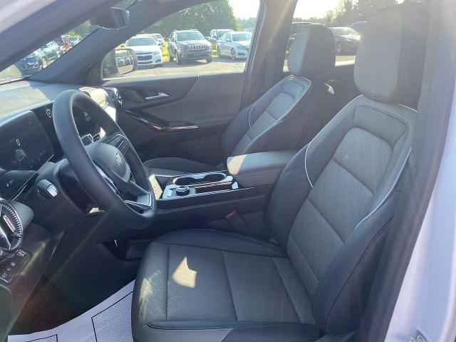 Photo of 2026 Summit White Chevrolet Equinox
