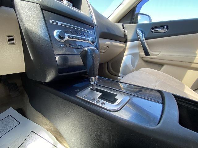 Photo of 2014 Pearl White Nissan Maxima