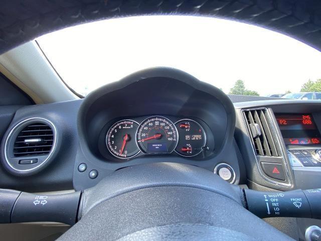 Photo of 2014 Pearl White Nissan Maxima