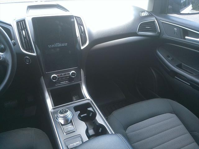 Photo of 2023 Oxford White Ford Edge