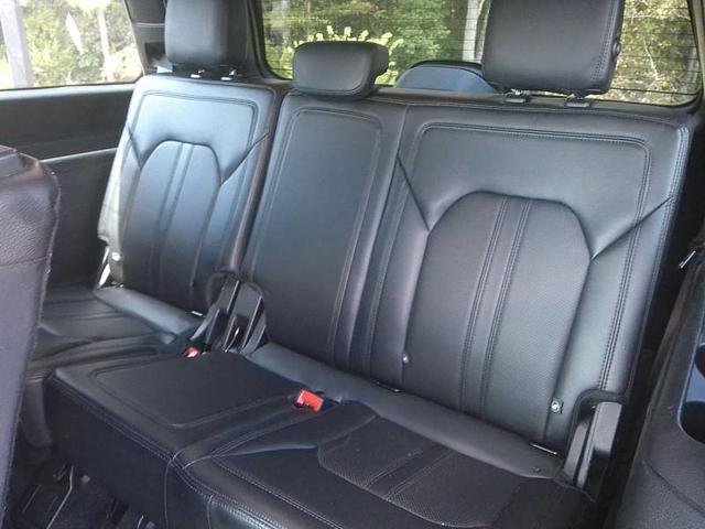 Photo of 2019 Agate Black Metallic Ford Expedition
