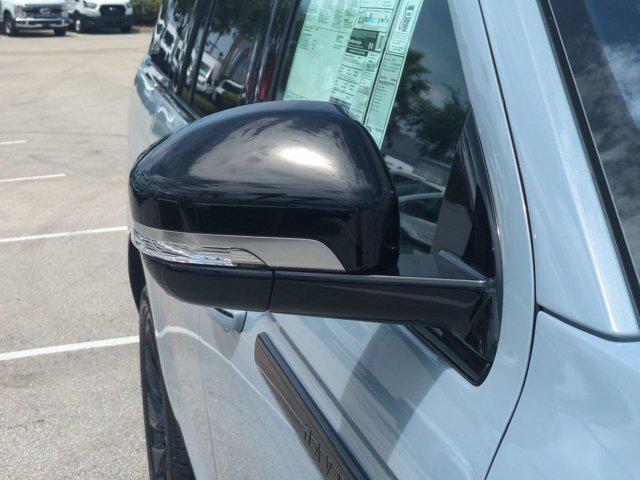 Photo of 2025 Gray Mist Lincoln Navigator