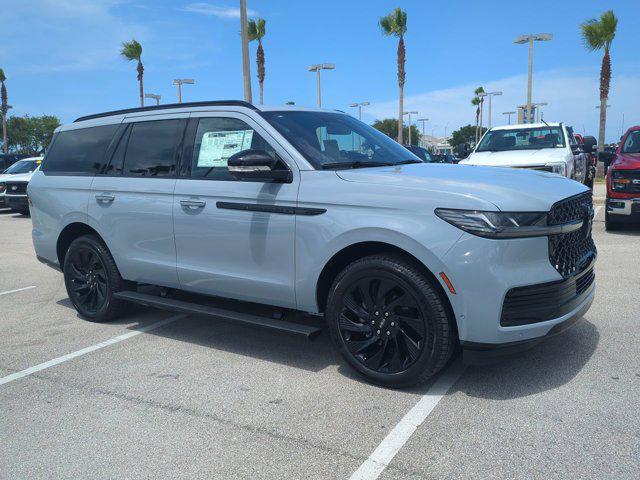 Photo of 2025 Gray Mist Lincoln Navigator