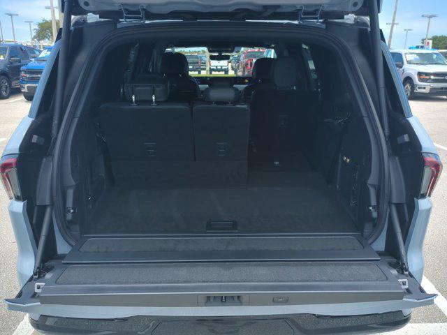 Photo of 2025 Gray Mist Lincoln Navigator