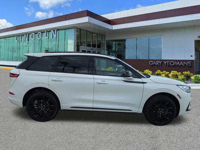 Photo of 2025 White Lincoln Corsair