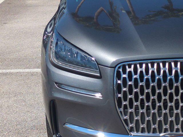 Photo of 2026 asher gray metallic clearcoat Lincoln Corsair