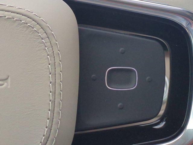 Photo of 2025 White Platinum Lincoln Nautilus
