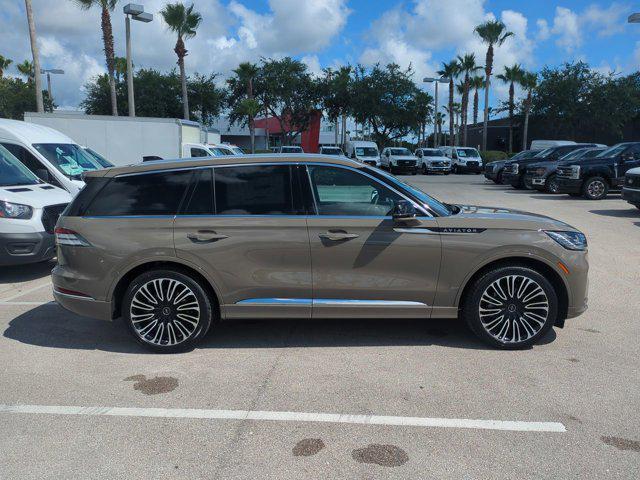 Photo of 2025 Harbor Gray Lincoln Aviator
