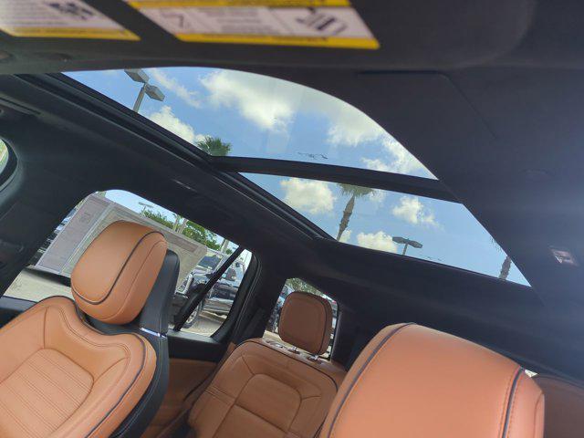 Photo of 2025 Harbor Gray Lincoln Aviator
