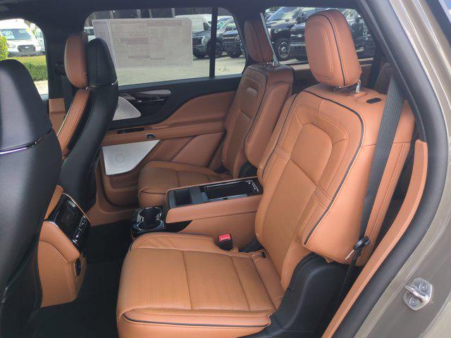 Photo of 2025 Harbor Gray Lincoln Aviator