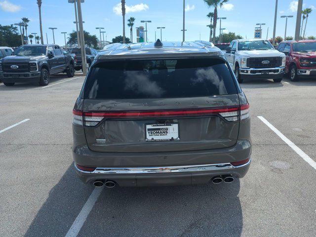 Photo of 2025 Harbor Gray Lincoln Aviator