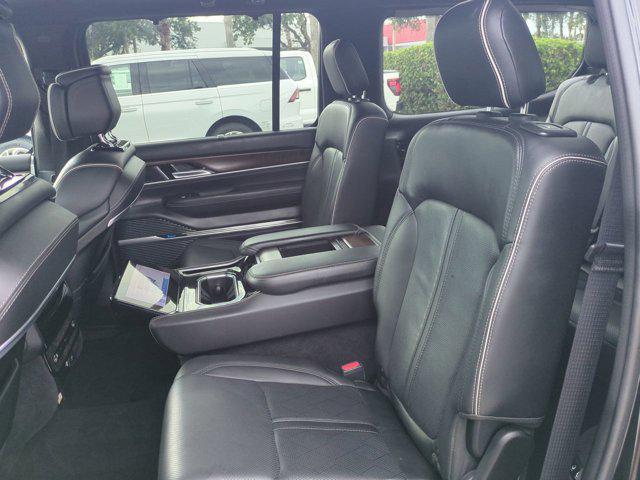 Photo of 2023 Diamond Black Crystal Pearlcoat Jeep Grand Wagoneer