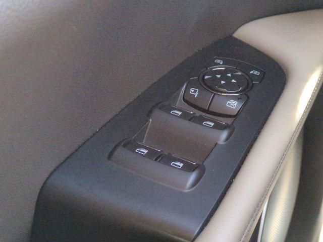 Photo of 2022 Infinite Black Metallic Clearcoat Lincoln Nautilus