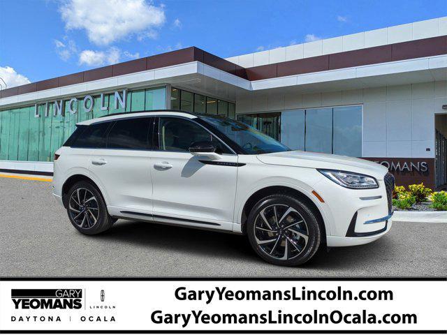 Photo of 2025 White Lincoln Corsair