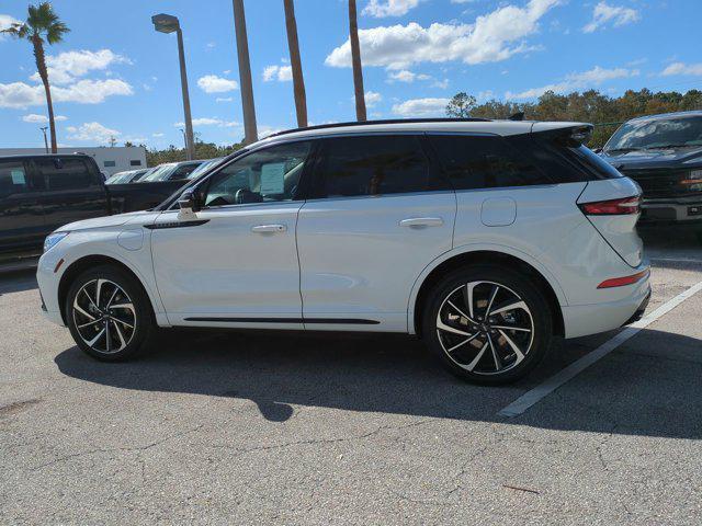 Photo of 2025 White Lincoln Corsair